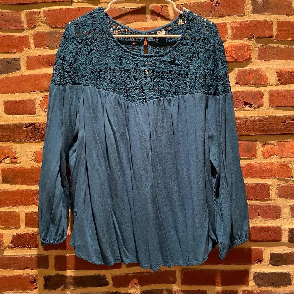 Teal lacy flowy top from Old Navy